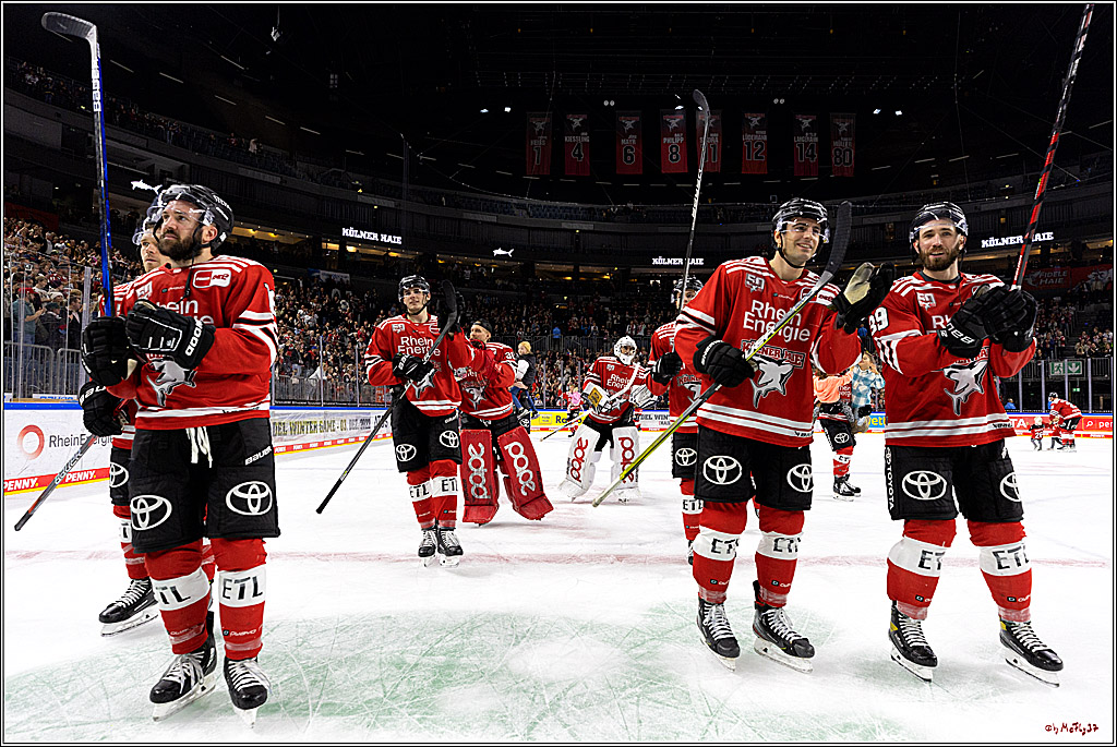 PENNY DEL;  Kölner Haie - Straubing Tigers; Köln, 09.10.2022